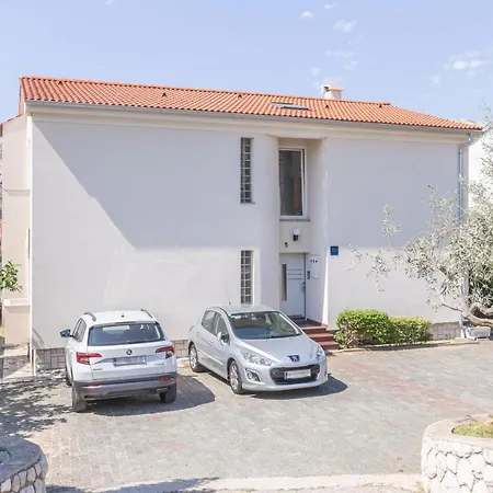 With Terrace Apartment Baska (Krk)