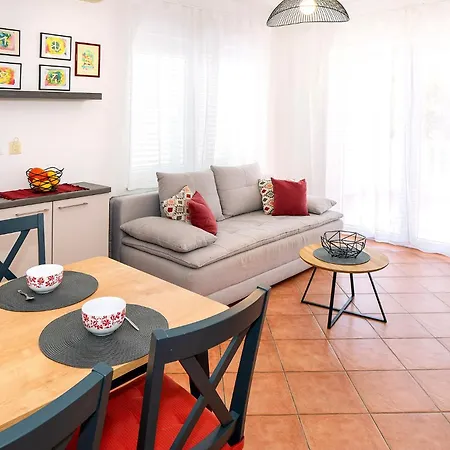 With Terrace Apartment Baska (Krk)