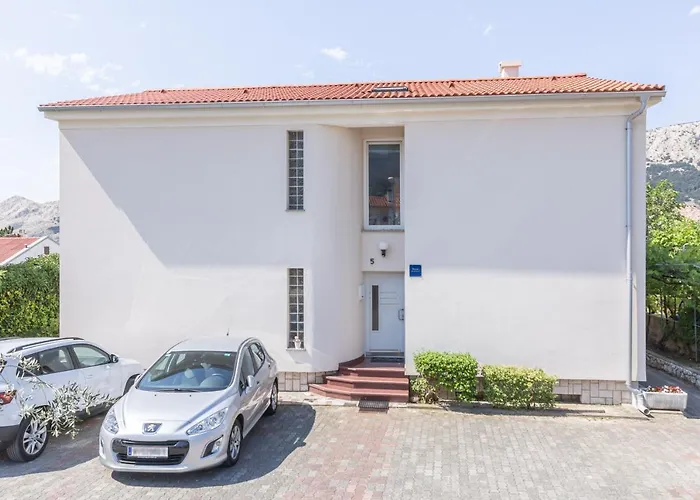 Apartamento With Terrace