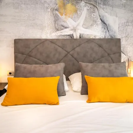 With Terrace Apartamento